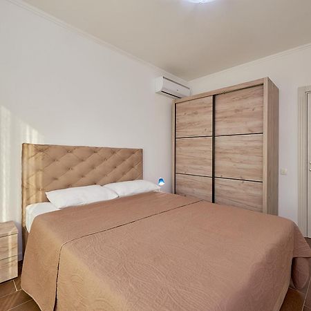 Adria Lux Apartmens 2 Свети-Стефан Экстерьер фото