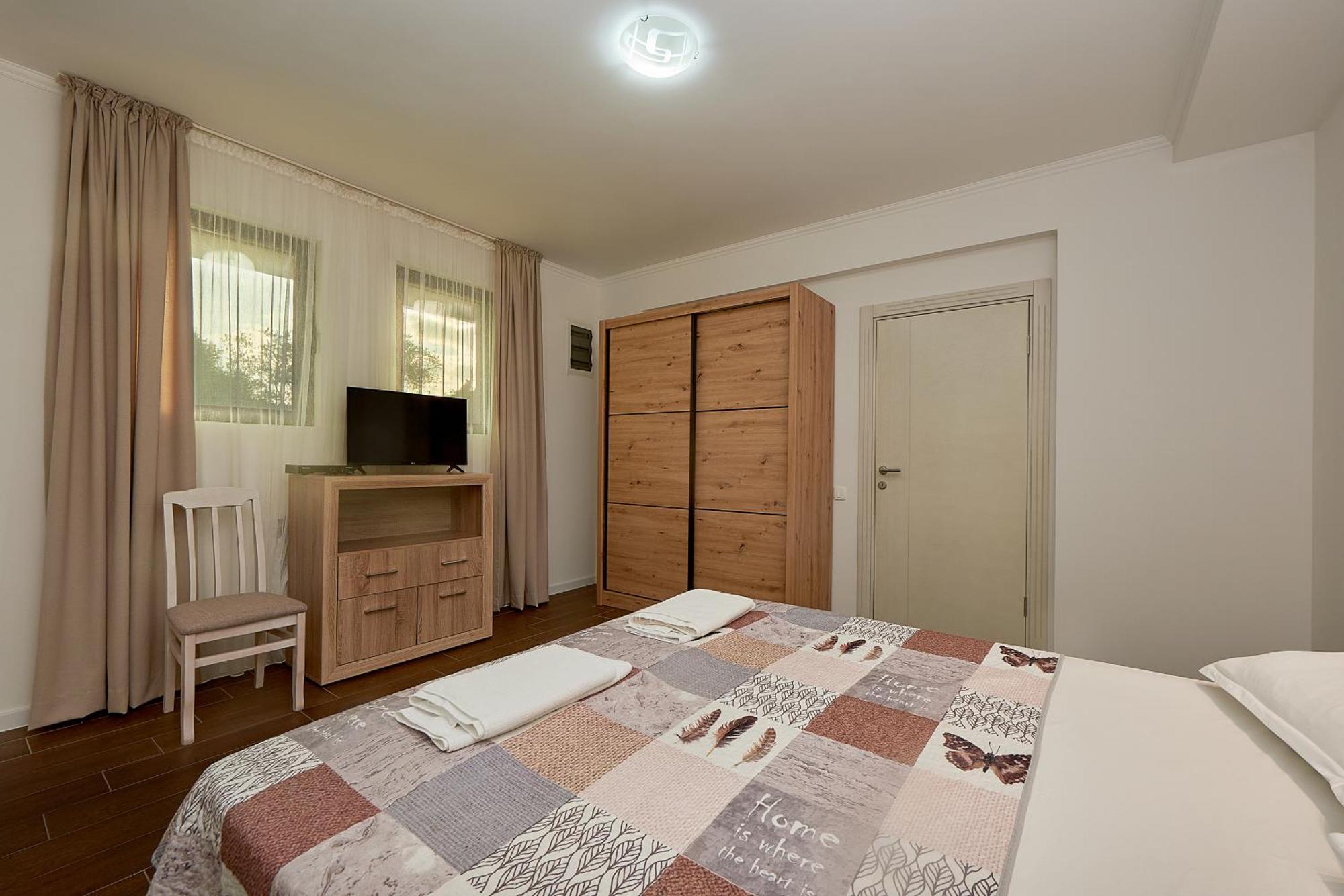 Adria Lux Apartmens 2 Свети-Стефан Экстерьер фото