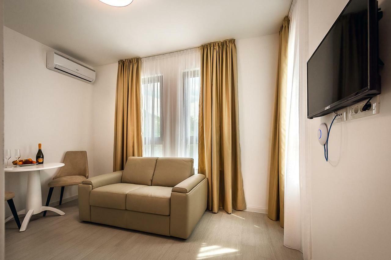 Adria Lux Apartmens 2 Свети-Стефан Экстерьер фото